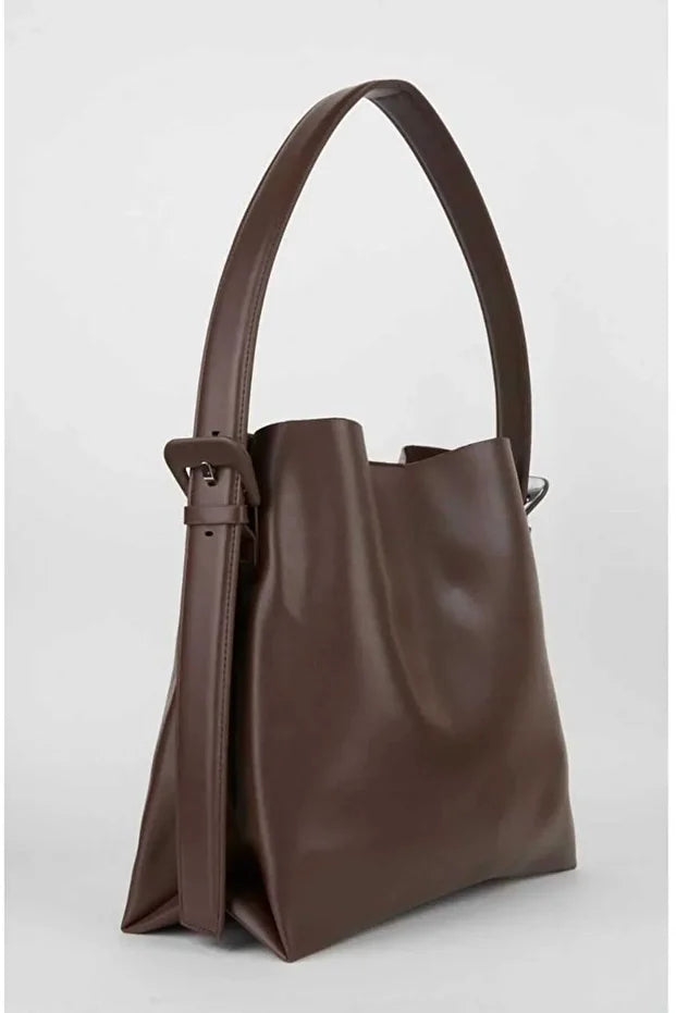 Kadın Büyük Boy Mıknatıslı Kapaklı İç Fermuarlı Ayarlanabilir El ve Omuz Çantası