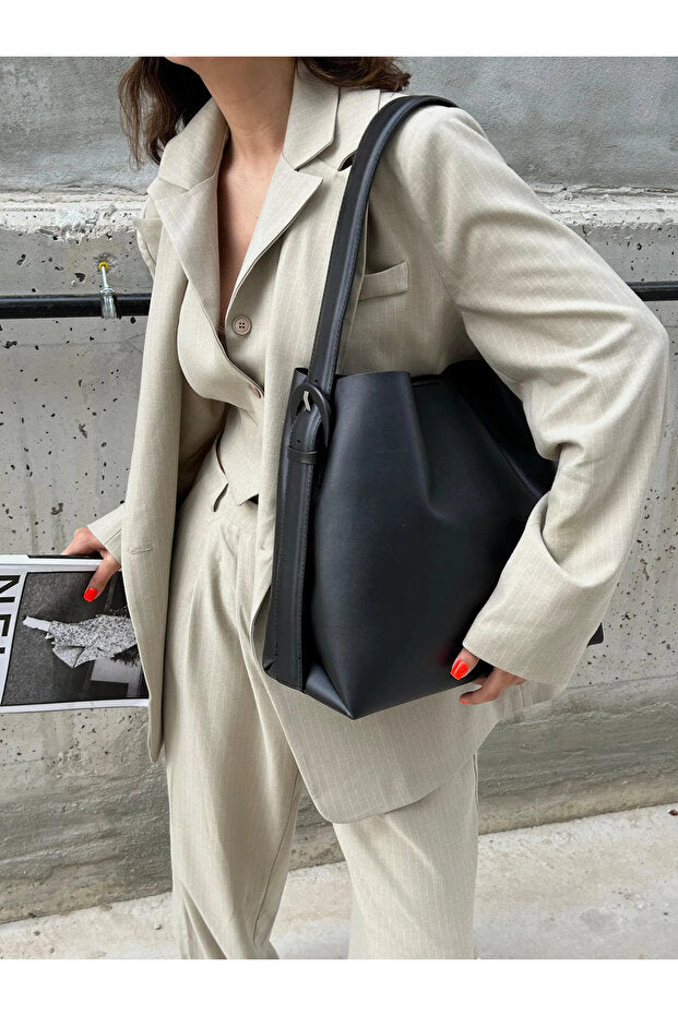 Kadın Büyük Boy Mıknatıslı Kapaklı İç Fermuarlı Ayarlanabilir El ve Omuz Çantası