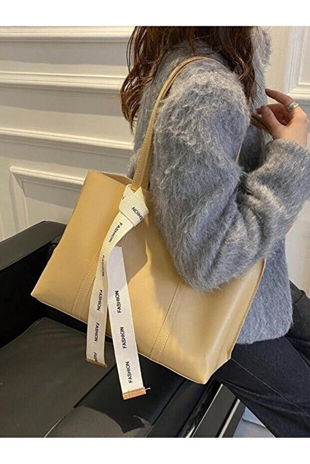 Mona Fiyonk Detaylı Hafif Büyük Boy Kadın El Ve Omuz Çantası