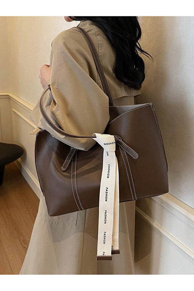 Mona Fiyonk Detaylı Hafif Büyük Boy Kadın El Ve Omuz Çantası